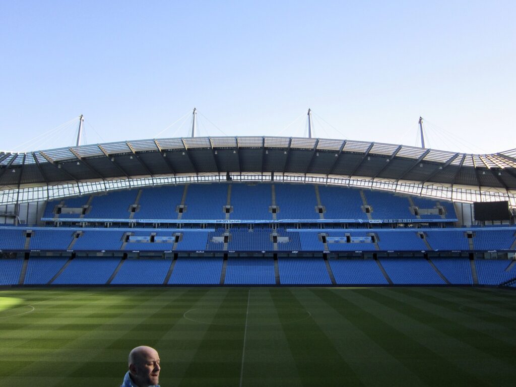 Phil Foden bersama Manchester City dalam pertandingan Liga Champions