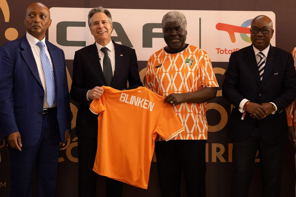 Patrice Motsepe berbicara dalam konferensi strategi CAF di Cape Verde
